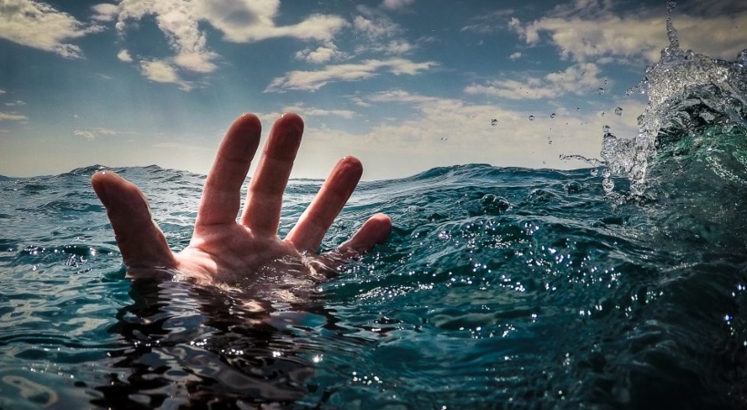 youtube swimming boy drowned