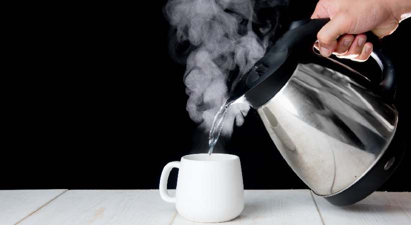 does drinking hot water daily help with weight loss