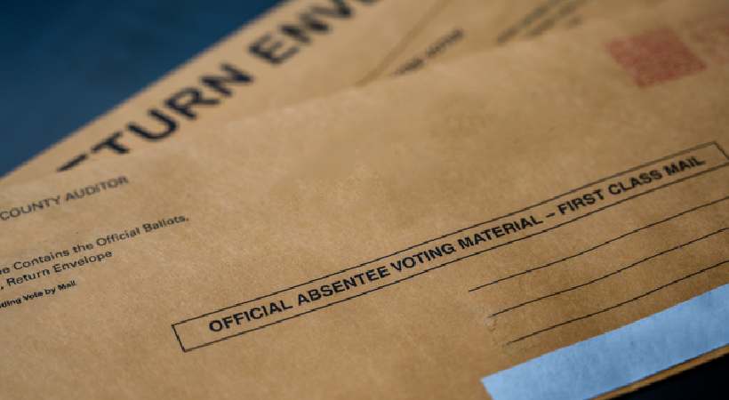 puthuppally election postal vote counting begun
