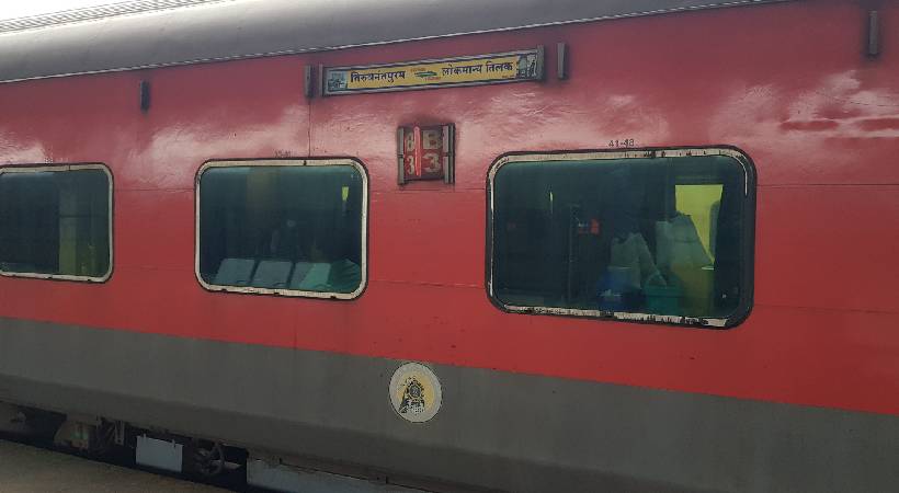stone pelting against netravati express