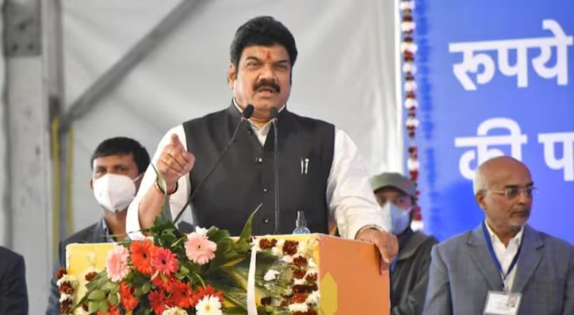 Case against Madhya Pradesh minister over offering cash for votes