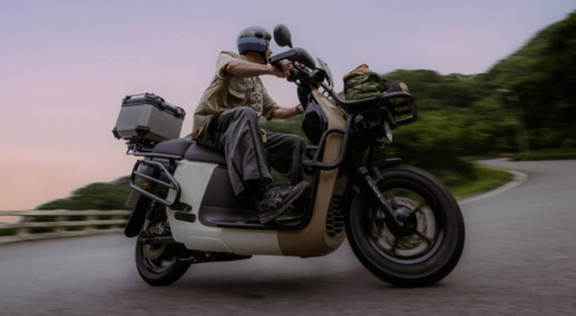 Adventure scooter