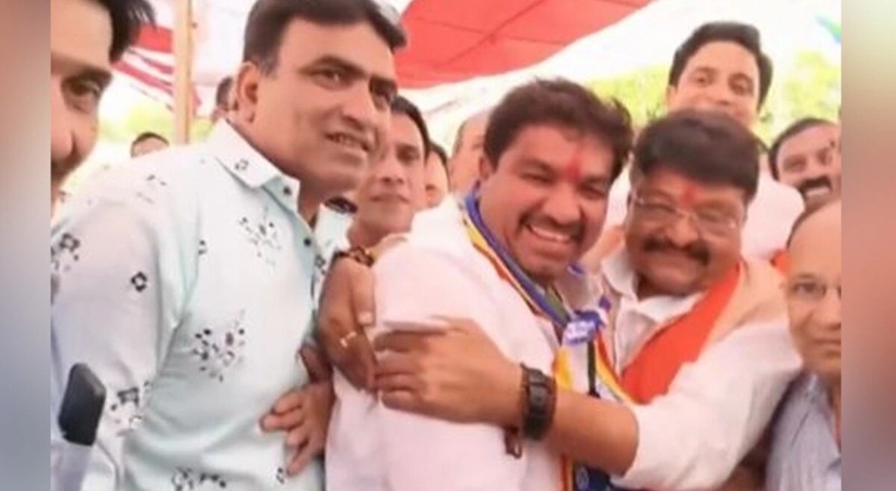 Congress MLA Touches BJP Veteran Kailash Vijayvargiya's Feet At Indore Event