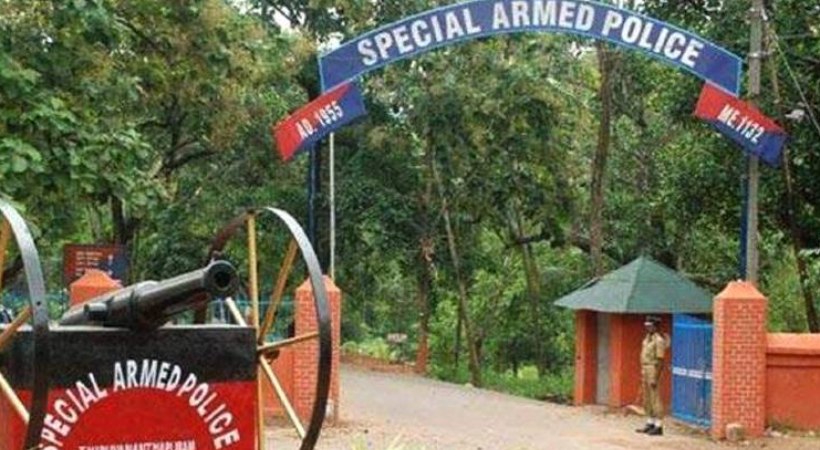 Policeman tried to commit suicide in the Pereerkada SAP camp