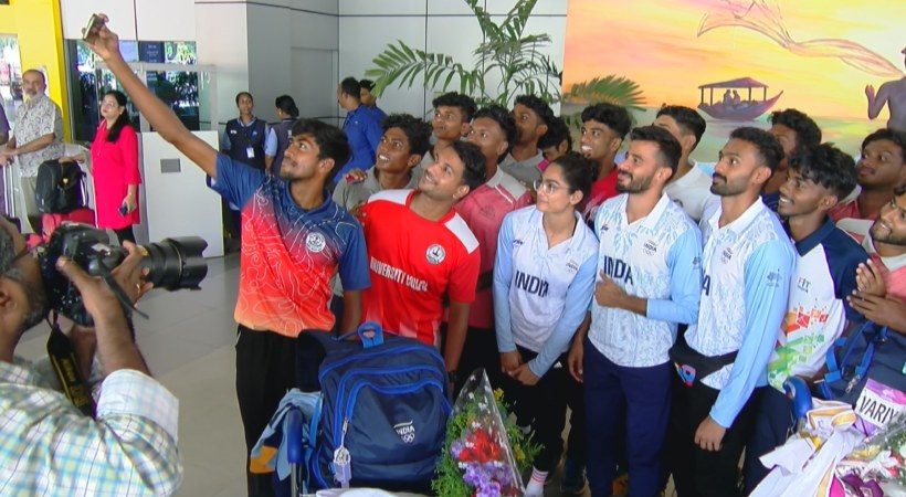 Relay team members receive warm welcome at Thiruvananthapuram airport