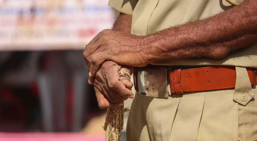 Assistant Commandant mentally abused me alleges police officer