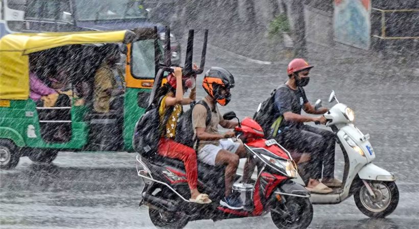 Heavy rain Kerala Thiruvananthapuram yellow alert