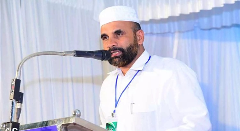Nasar faizy koodathai against gender-neutral uniform IHRD collages