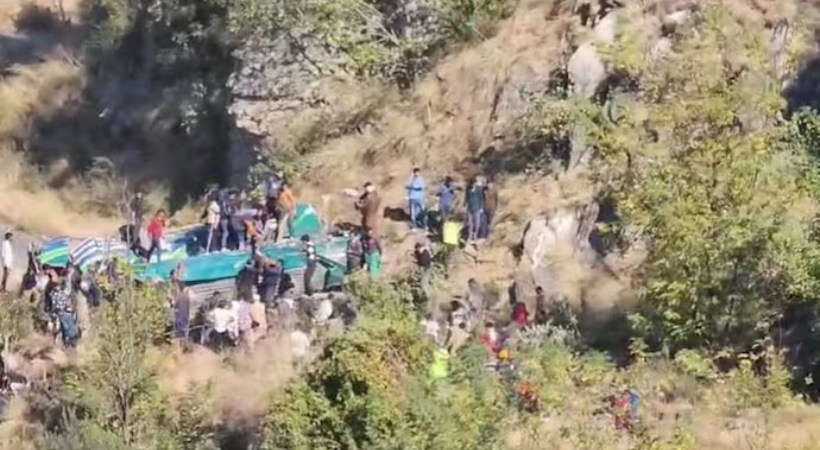 At least 10 dead as bus falls into deep gorge in Jammu and Kashmir