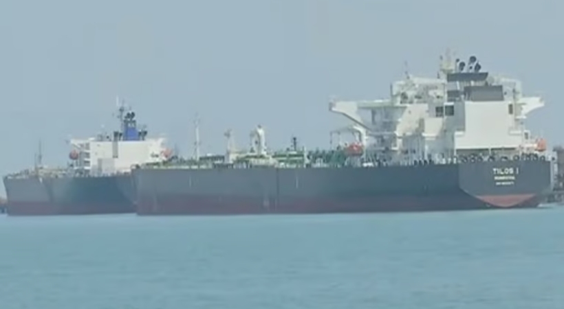 Explosion on ship during repair; One worker died; 3 injured