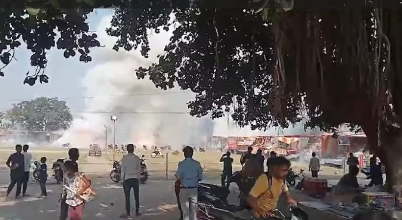 Massive fire breaks out in Mathura firecracker market
