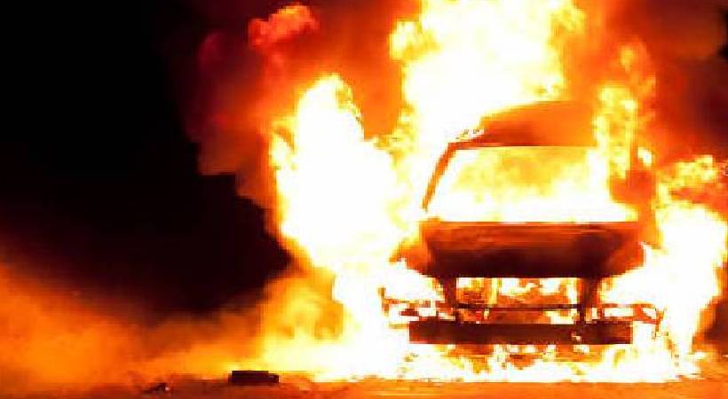 car catches fire on aluva bypass flyover