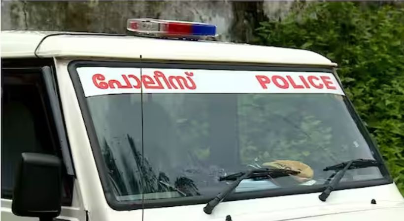 Father tried to kill his daughter in Aluva