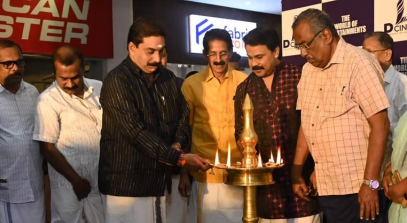 Area Secretary shared the stage with KU Biju murder case accused; Controversy