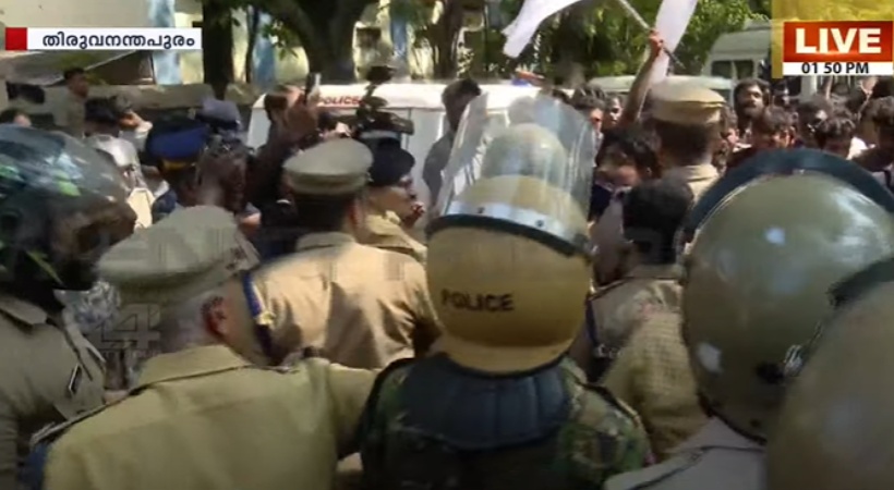 Clashes during SFI's march to Raj Bhavan