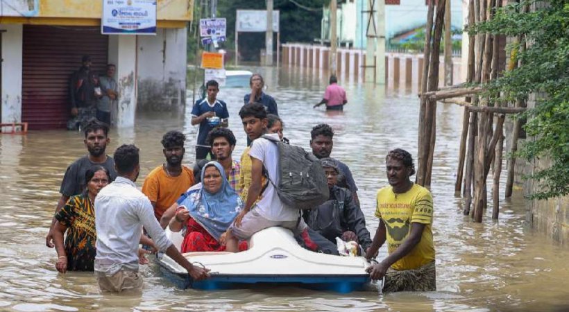 Floods in Tamil Nadu; Kerala Water Authority with a helping hand
