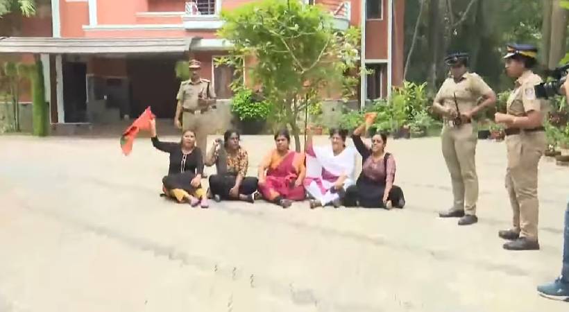 case against journalists who covered mahila morcha protest