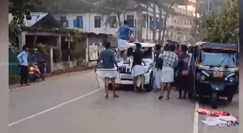 sfi dyfi workers attacked police jeep