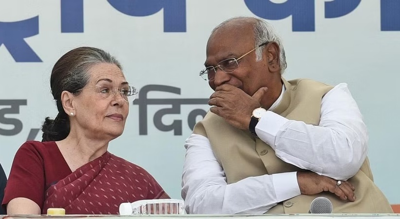 Sonia Gandhi Mallikarjun Kharge Get Invitation For Ayodhya Ram Temple Event