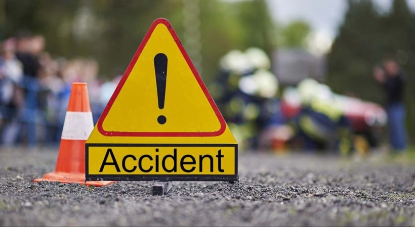 Car accident in Chelakkara; Two people were injured