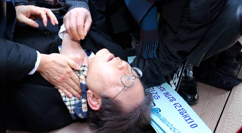 South Korean Opposition Leader Lee Jae myung Stabbed In Neck