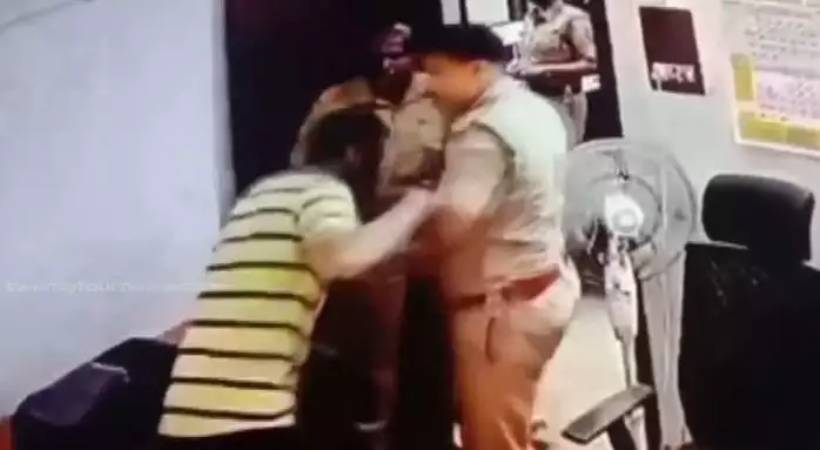 Police beating cctv footage