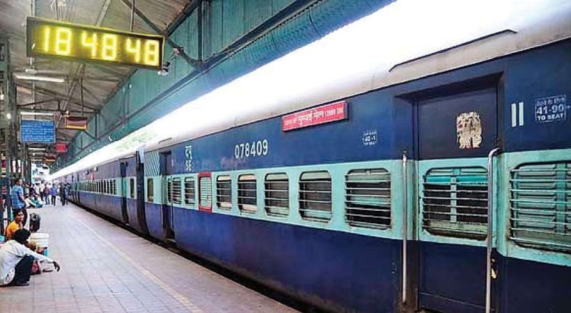 Students got injured after legs got stuck between train and platform