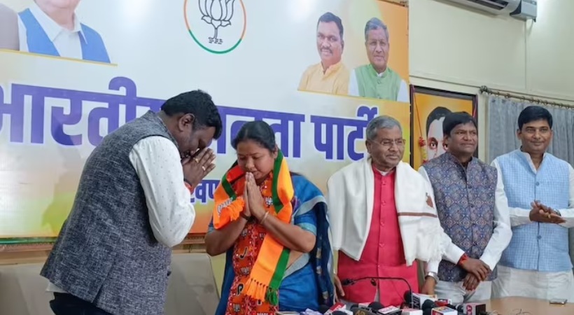 Congress's lone Jharkhand MP Geeta Koda joins BJP