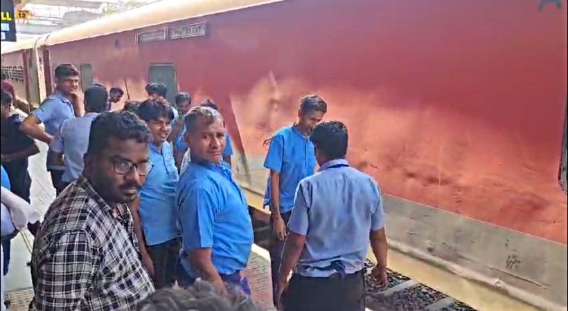 Fire breaks out in Netravati Express