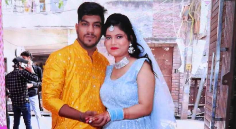 Man Dies After Heart Attack In Delhi Zoo Shocked Wife Jumps To Death
