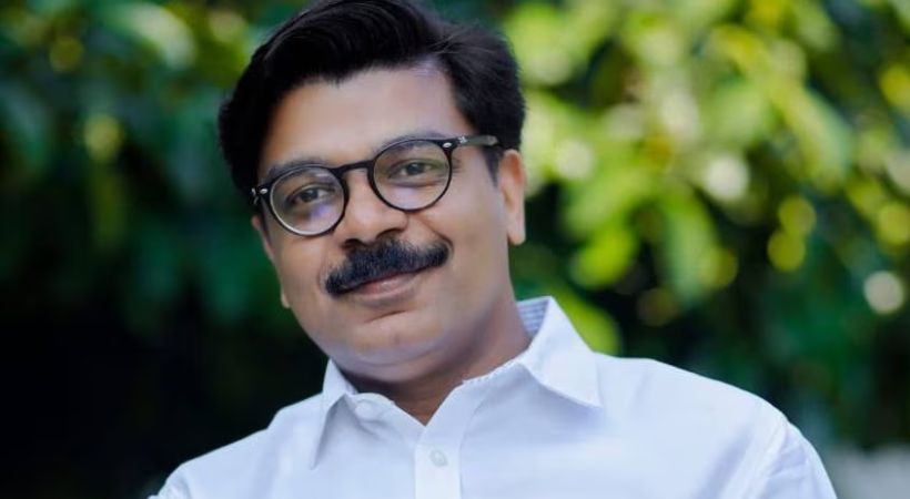 Mathew Kuzhalnadan against Pinarayi Vijayan and Veena Vijayan