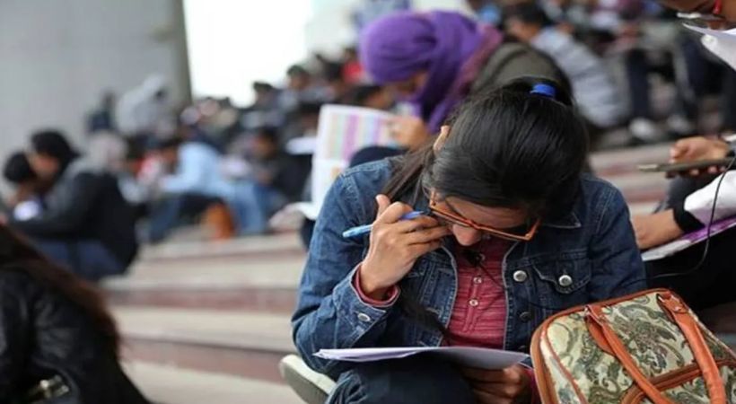 Only 32 people got government jobs in Gujarat in last 2 years