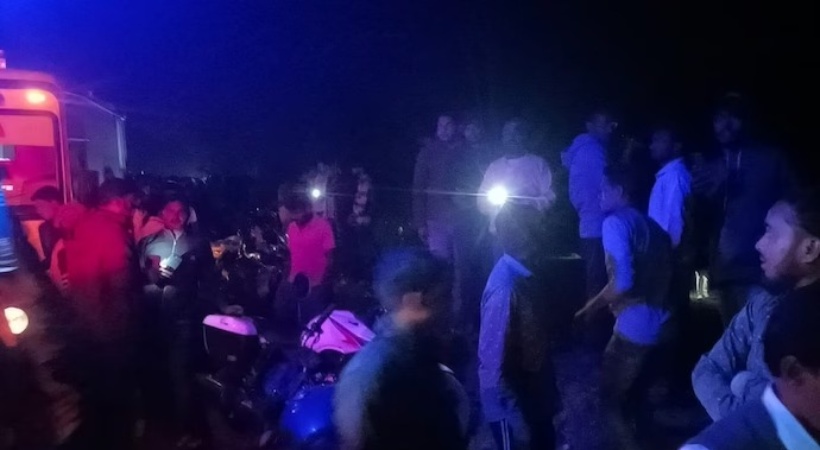 Jamtara train accident 12 crushed to death many injured in Jharkhand
