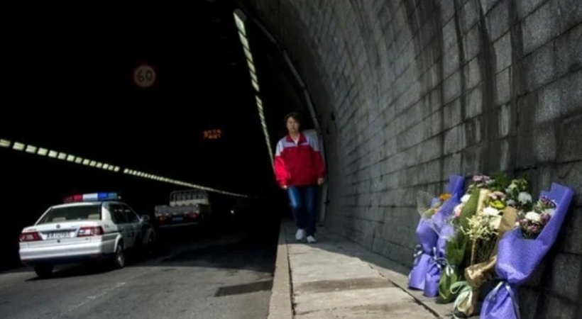14 Killed After Bus Crashes Inside China Tunnel