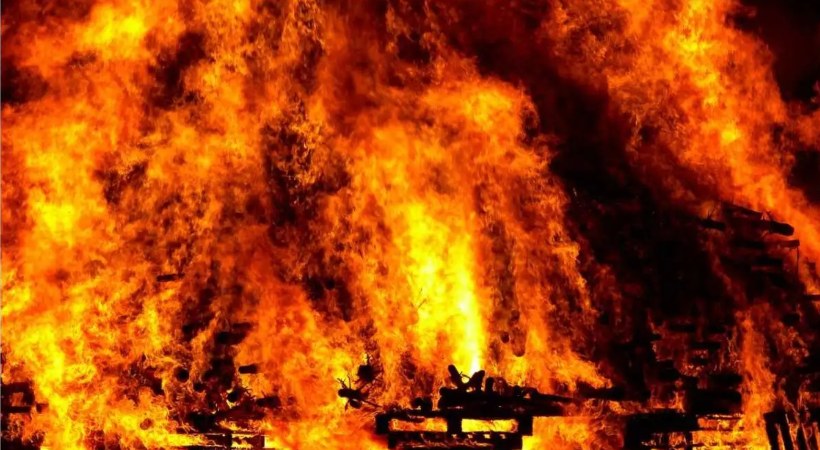 Maharashtra man burns wife 2 minor daughters alive in locked house