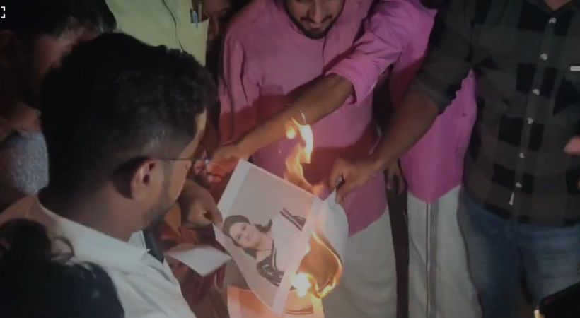KSU activists burnt the photo of Padmaja Venugopal