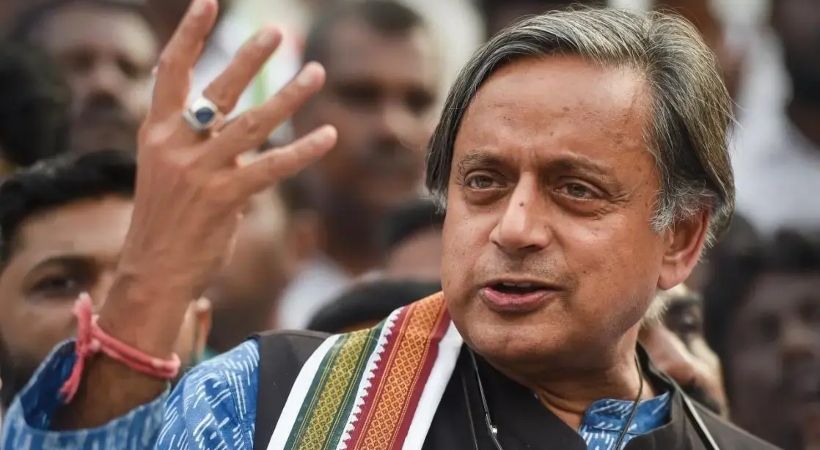 shashi tharoor criticizes rajeev chandrasekhar
