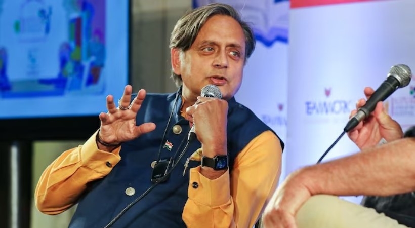 shashi tharoor karunakaran muraleedharan