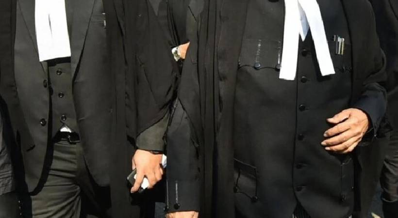 advocates no need to wear black gown says highcourt