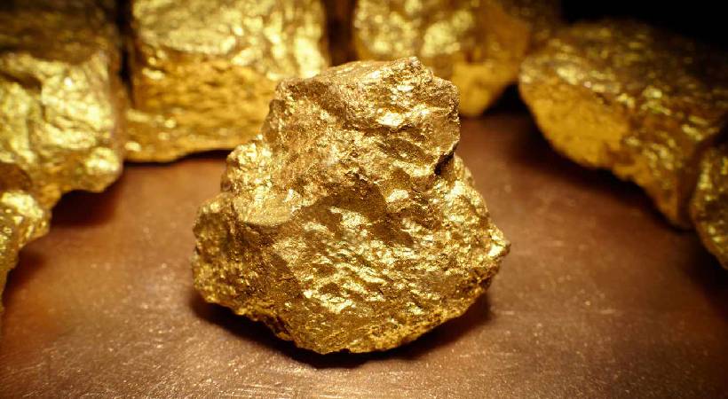 slight decrease in gold rate after soaring to record high