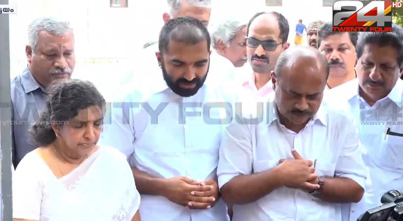 oommen chandy family give election deposit to francis george