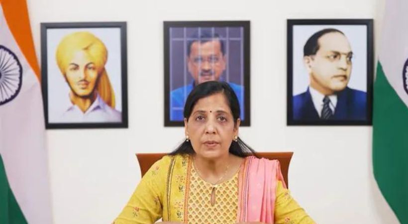 Bhagat Singh's grandson objects to placing of photo with Arvind Kejriwal