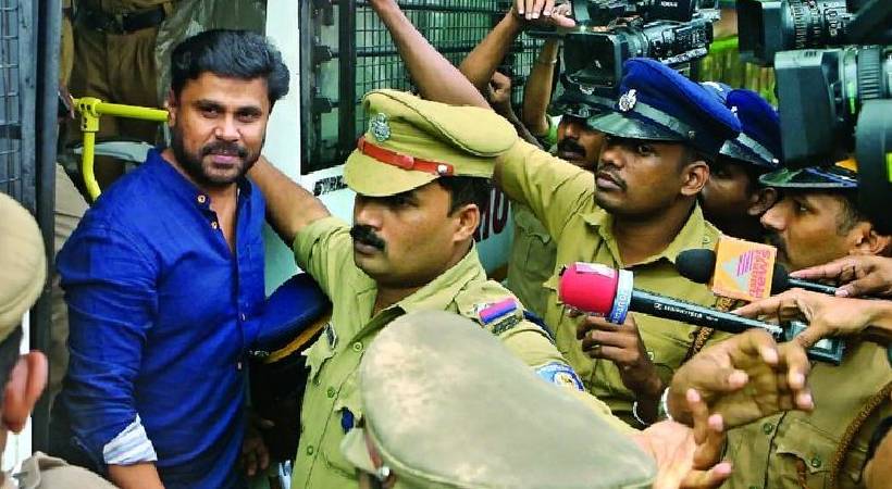 Investigation in memory card sabotage actress attack case