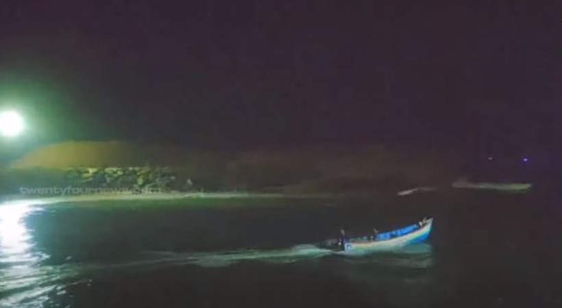 fisherman died boat capsized in muthalappozhi