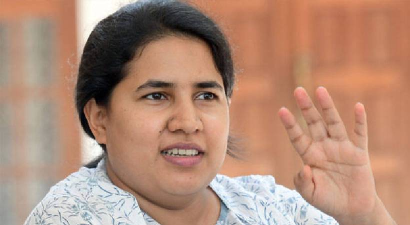 CMRL submitted documents against Veena Vijayan