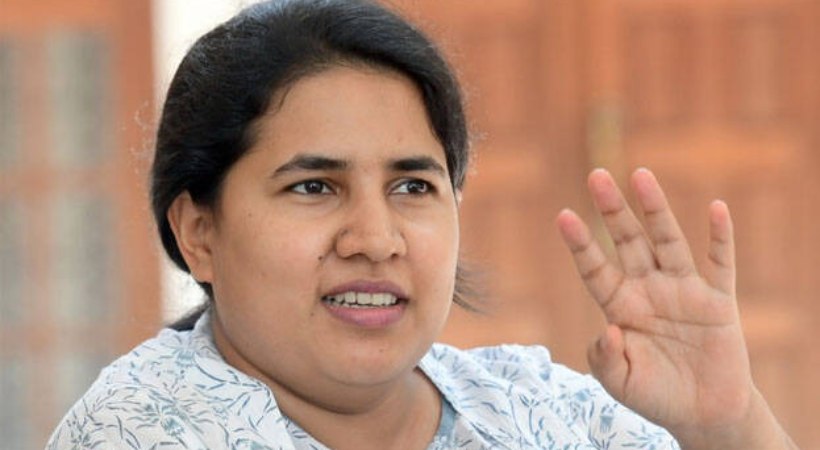 E D case in masappadi row is against cm Pinarayi Vijayan's daughter Veena
