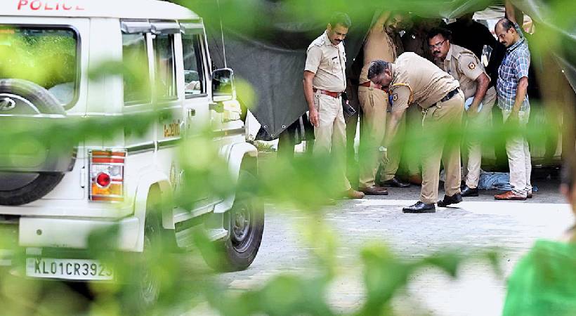 panambilly nagar newborn baby death woman boyfriend absconding