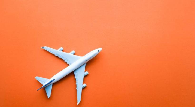 heavy rain in uae flights cancelled