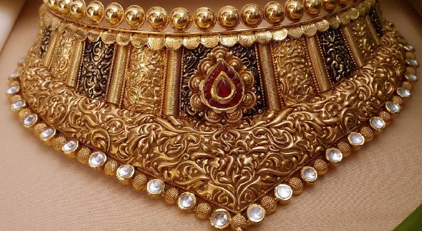 gold rate increased by 240 rs