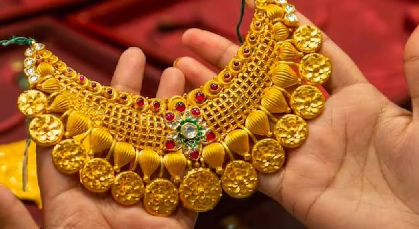 gold rate drops by 800rs